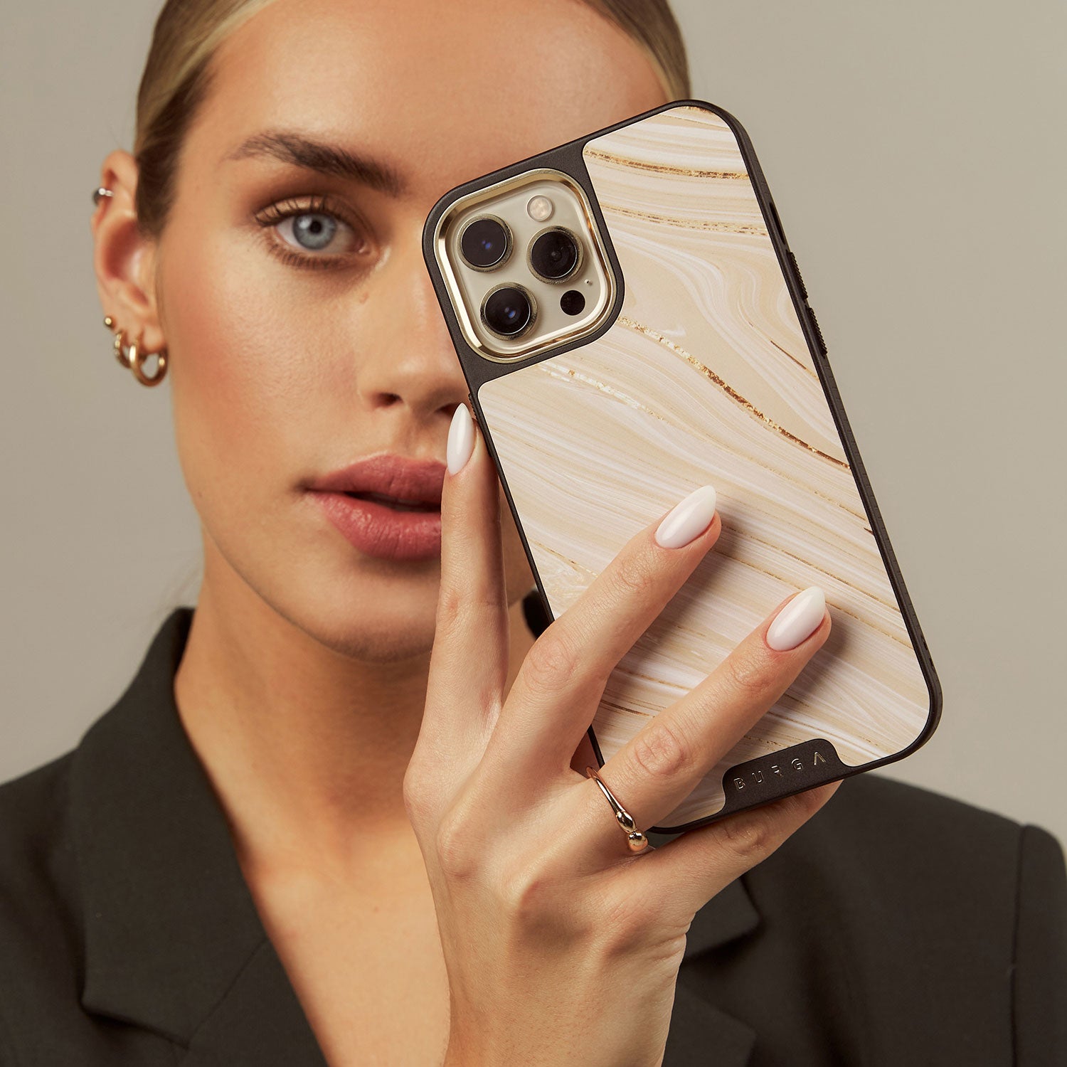 Full Glam - Beige iPhone 15 Case